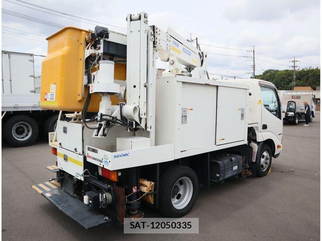 Hino DUTRO 2015-03 8561746-2