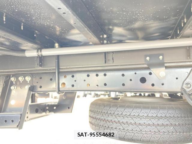 Hino DUTRO 2025-10 8561715-13