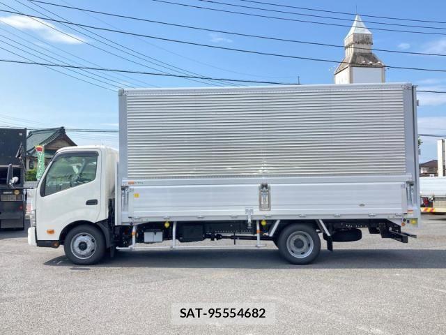Hino DUTRO 2025-10 8561715-6