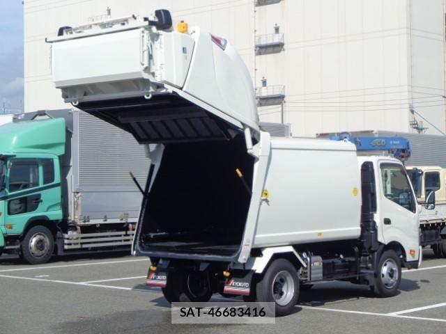 Hino DUTRO 2025-09 8626537-9