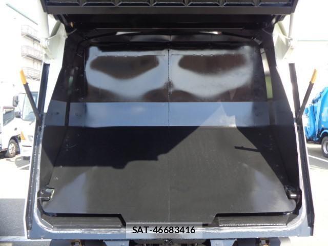 Hino DUTRO 2025-09 8626537-11