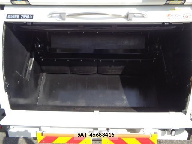 Hino DUTRO 2025-09 8626537-7