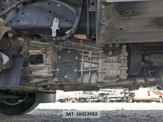 Hino DUTRO 2019-09 8626553-17