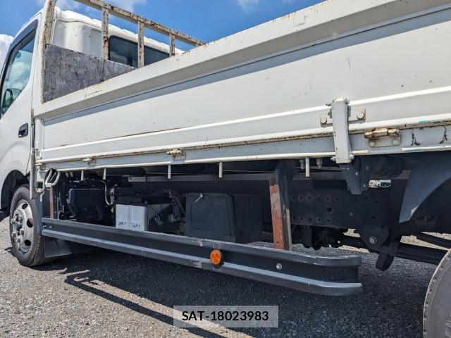 Hino DUTRO 2019-09 8626553-19
