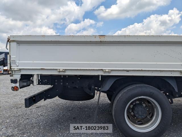Hino DUTRO 2019-09 8626553-24