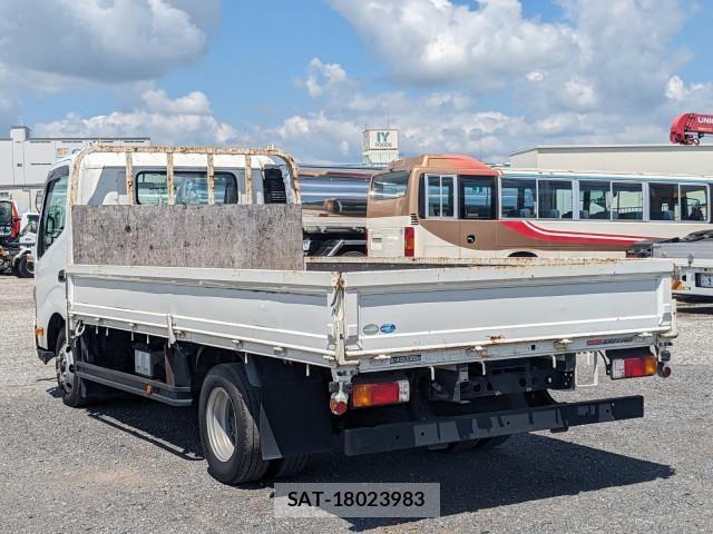 Hino DUTRO 2019-09 8626553-2