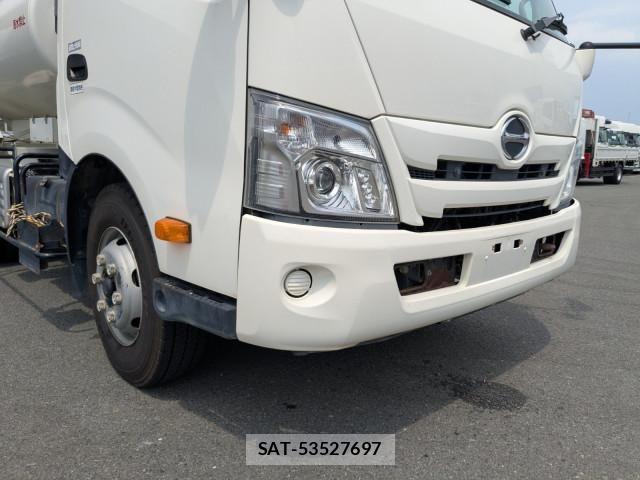 Hino DUTRO 2021-04 8626542-21