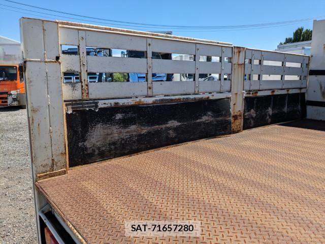 Hino DUTRO 2015-07 8626558-17