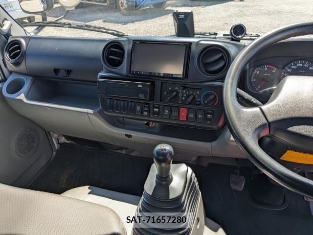 Hino DUTRO 2015-07 8626558-23