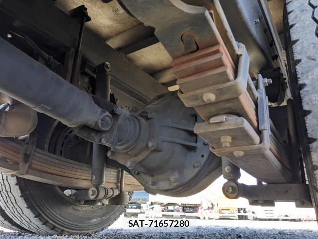 Hino DUTRO 2015-07 8626558-27