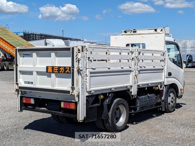 Hino DUTRO 2015-07 8626558-3