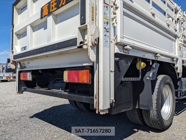 Hino DUTRO 2015-07 8626558-5