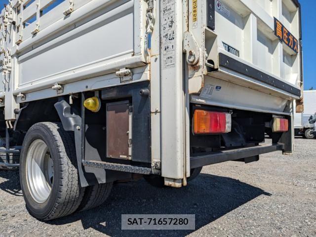 Hino DUTRO 2015-07 8626558-6
