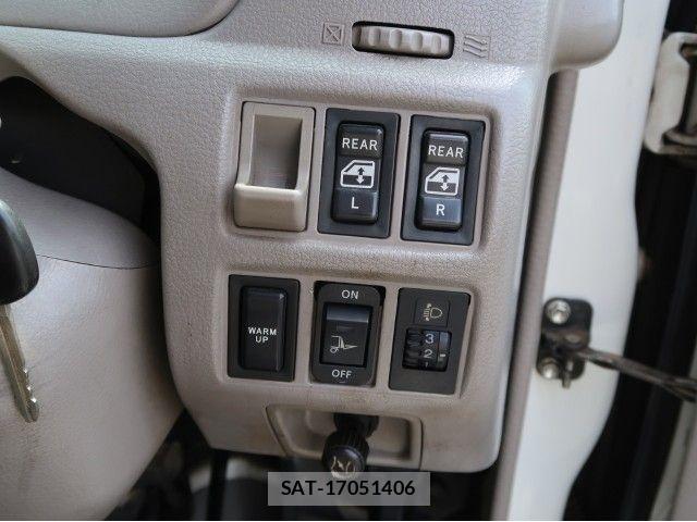 Hino DUTRO 2011-04 8626564-21