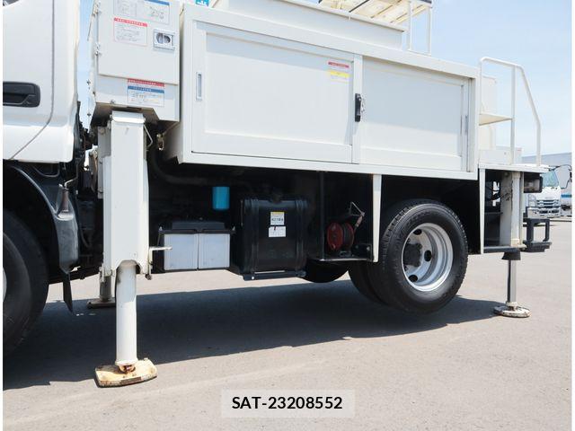 Hino DUTRO 2018-01 8626555-17