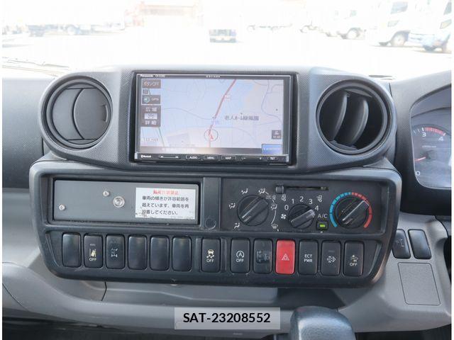 Hino DUTRO 2018-01 8626555-23