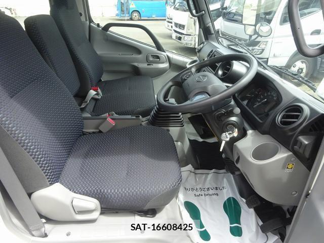 Hino DUTRO 2025-12 8626541-7