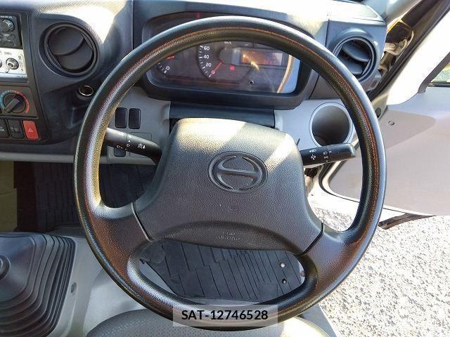 Hino DUTRO 2013-05 8626557-13