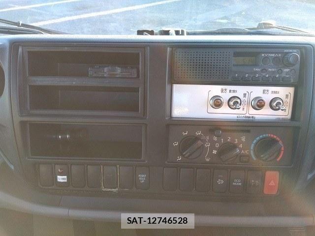 Hino DUTRO 2013-05 8626557-14