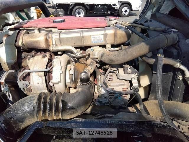 Hino DUTRO 2013-05 8626557-17