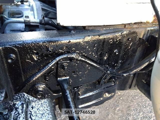 Hino DUTRO 2013-05 8626557-18