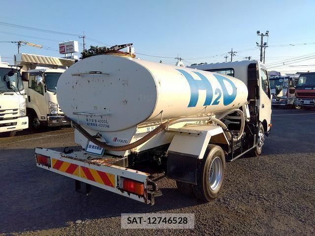 Hino DUTRO 2013-05 8626557-3