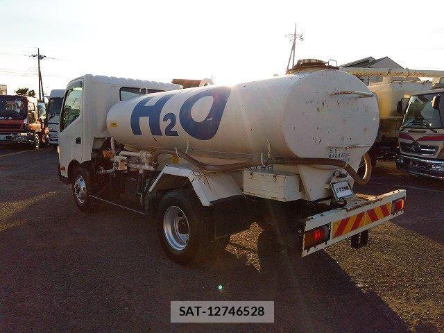 Hino DUTRO 2013-05 8626557-5