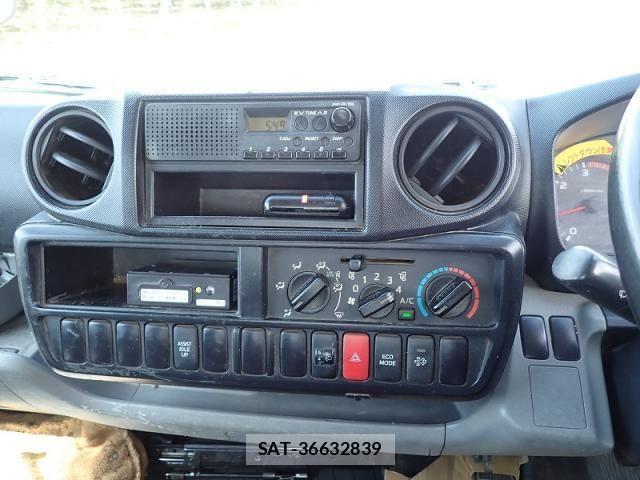 Hino DUTRO 2013-12 8626563-16