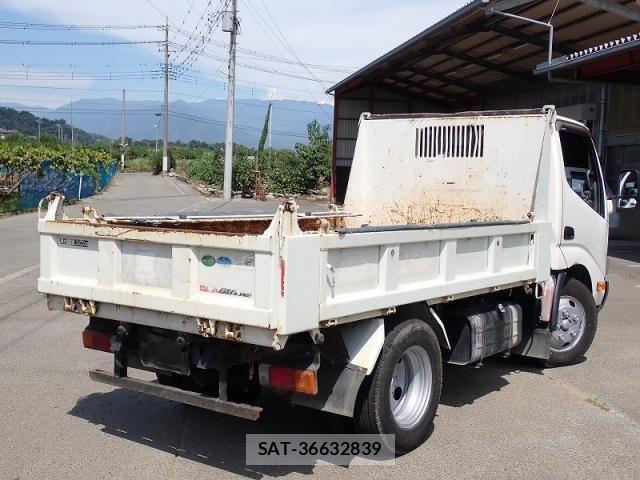 Hino DUTRO 2013-12 8626563-2