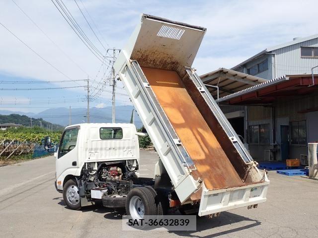 Hino DUTRO 2013-12 8626563-3