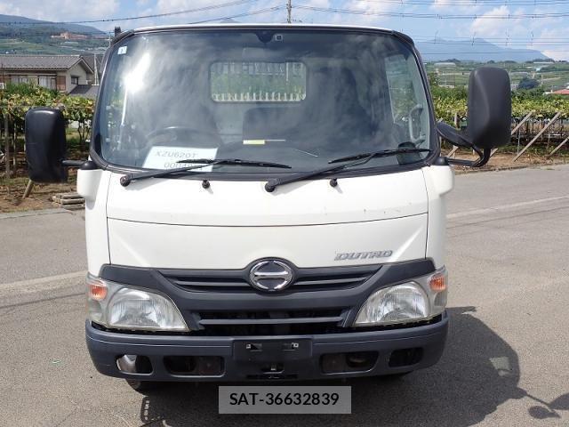 Hino DUTRO 2013-12 8626563-4