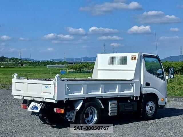 Hino DUTRO 2023-04 8626544-10