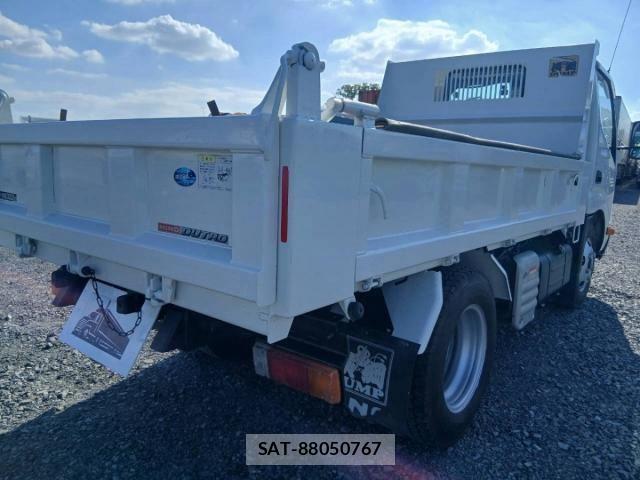 Hino DUTRO 2023-04 8626544-22
