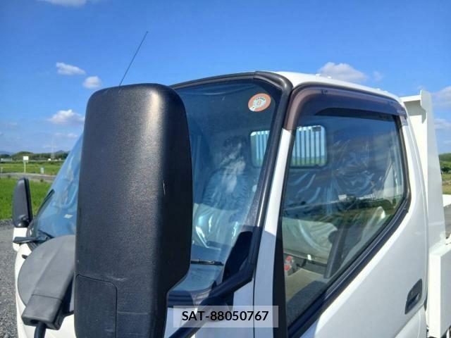 Hino DUTRO 2023-04 8626544-26