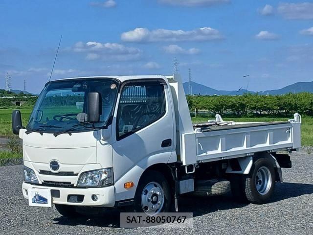 Hino DUTRO 2023-04 8626544-3