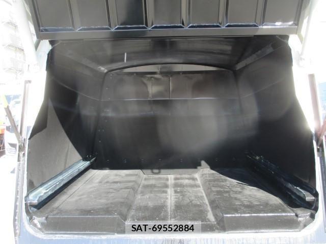 Hino DUTRO 2025-10 8626538-9