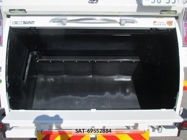 Hino DUTRO 2025-10 8626538-12