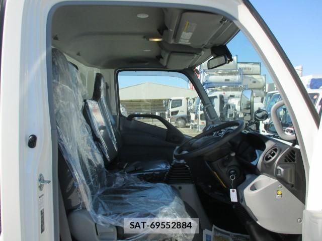 Hino DUTRO 2025-10 8626538-23