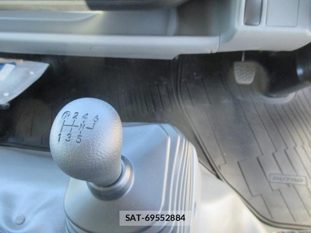 Hino DUTRO 2025-10 8626538-25