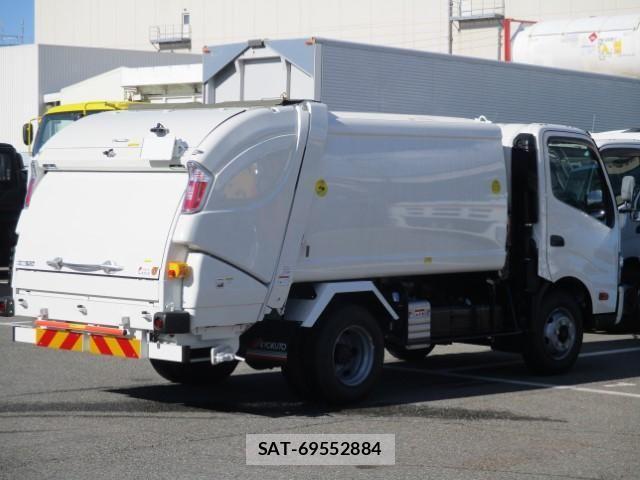 Hino DUTRO 2025-10 8626538-4