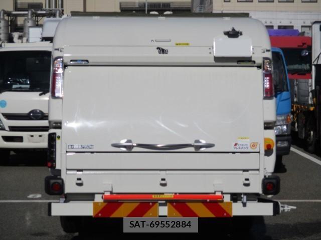 Hino DUTRO 2025-10 8626538-5