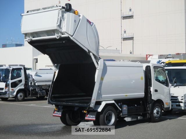 Hino DUTRO 2025-10 8626538-7