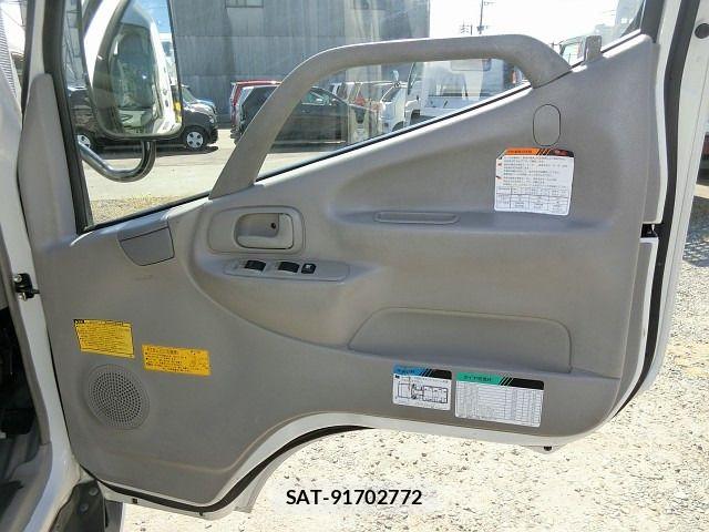 Hino DUTRO 2009-06 8626565-19