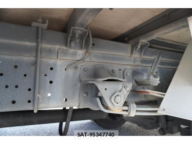 Hino DUTRO 2015-07 8626559-10