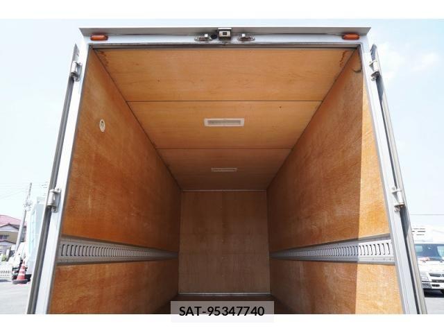Hino DUTRO 2015-07 8626559-18