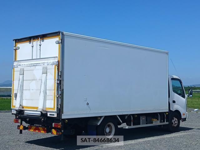 Hino DUTRO 2019-08 8626562-10