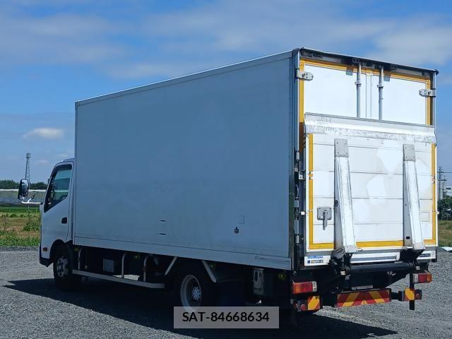 Hino DUTRO 2019-08 8626562-15