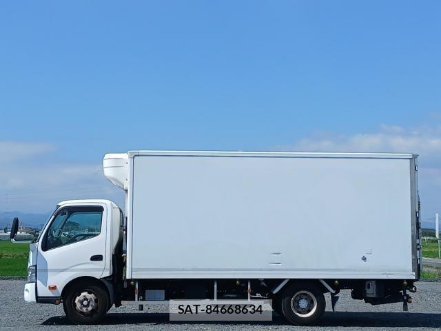 Hino DUTRO 2019-08 8626562-16