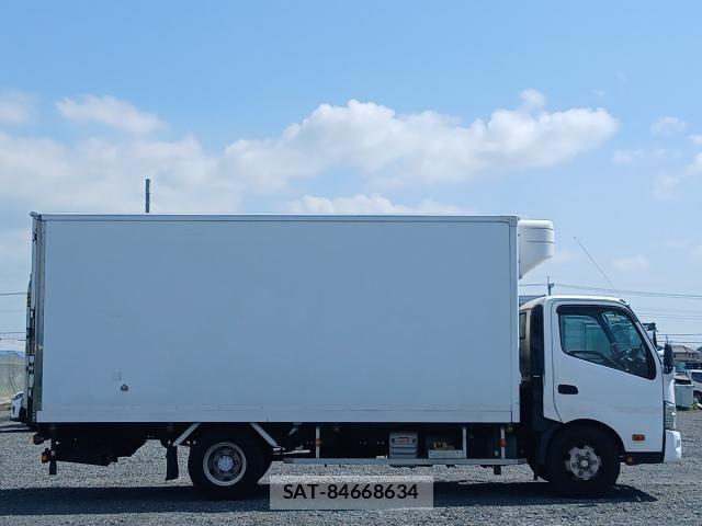 Hino DUTRO 2019-08 8626562-8