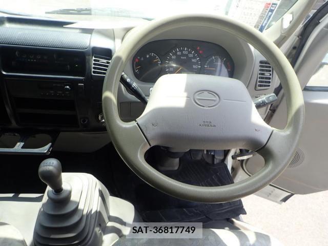 Hino DUTRO 2010-09 8626549-17